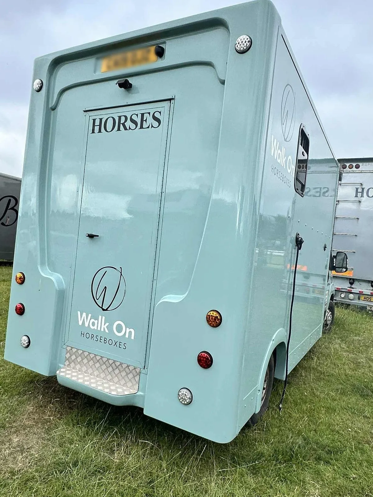 Finish Line Horsebox Hire 